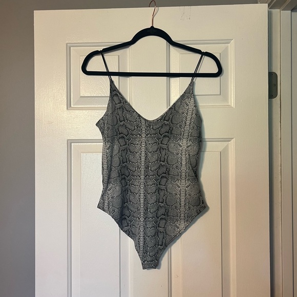 Small leopard cheetah snakeskin bodysuits spaghettis straps EUC nwt gaze lot two - Picture 12 of 12